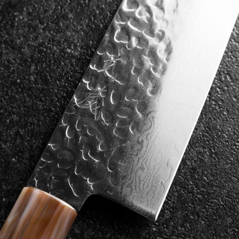 Gyuto VG-10 Miroir Tsuchime Damas Rose foncé Manche en Buffle et Érable 210mm-[Musashi]-[Couteaux de cuisine japonais]