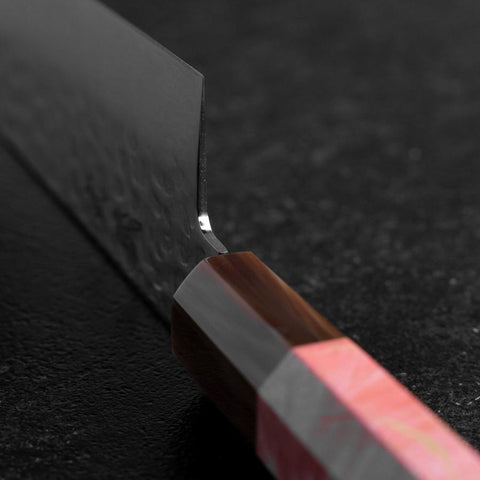 Gyuto VG-10 Miroir Tsuchime Damas Rose foncé Manche en Buffle et Érable 210mm-[Musashi]-[Couteaux de cuisine japonais]