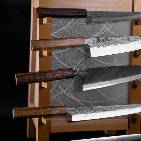 Musashi Kitchen Knives Displaying Sugi-[Musashi]-[Couteaux de cuisine japonais]