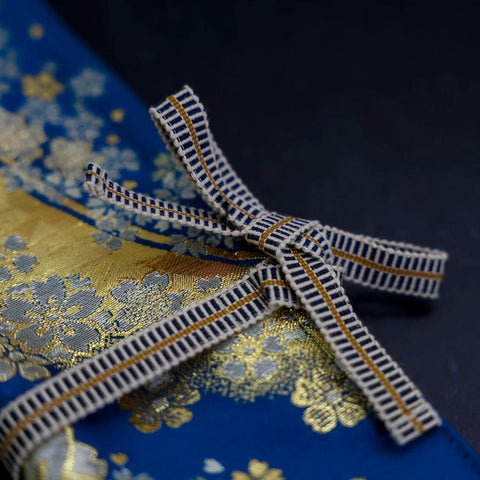 Rouleau pour Couteaux de Cuisine Style Japonais Musashi Bleu et Or Riviere et Sakura 1 Poche Fait Main-[Musashi]-[Couteaux de cuisine japonais]