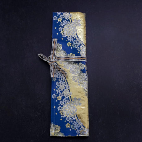 Rouleau pour Couteaux de Cuisine Style Japonais Musashi Bleu et Or Riviere et Sakura 1 Poche Fait Main-[Musashi]-[Couteaux de cuisine japonais]