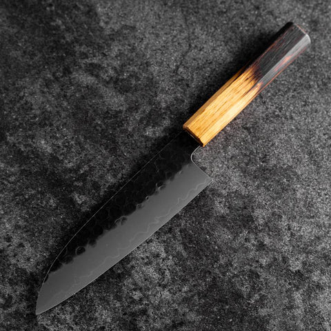 Santoku AUS-8 Revêtement inox Kurouchi Tsuchime Manche Yaki Urushi 170mm-[Musashi]-[Couteaux de cuisine japonais]