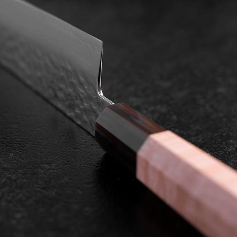 Santoku VG-10 Miroir Tsuchime Damas Manche en Buffle et Érable Rose clair 170mm-[Musashi]-[Couteaux de cuisine japonais]