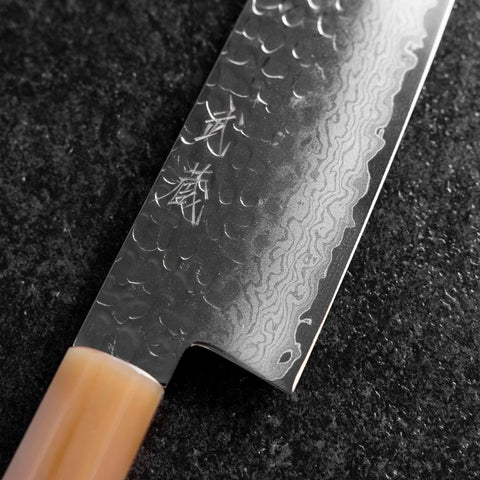 Santoku VG-10 Miroir Tsuchime Damas Manche en Buffle et Érable Rose foncé 170mm-[Musashi]-[Couteaux de cuisine japonais]