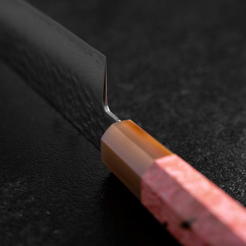 Santoku VG-10 Miroir Tsuchime Damas Manche en Buffle et Érable Rose foncé 170mm-[Musashi]-[Couteaux de cuisine japonais]